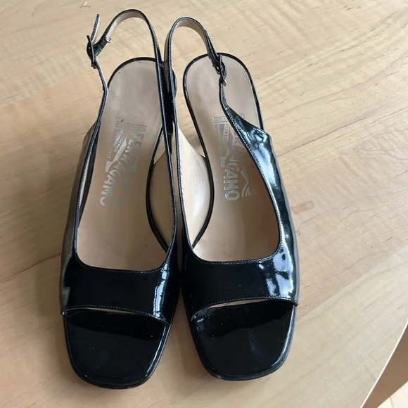 SALVATORE FERRAGAMO Sling Back Kitten Heel Open Toe Sandal Shoe - Picture 3 of 8